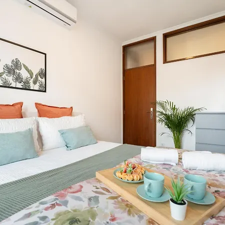 Appartement Stylish Modern Flat W/ Balcony! Oporto