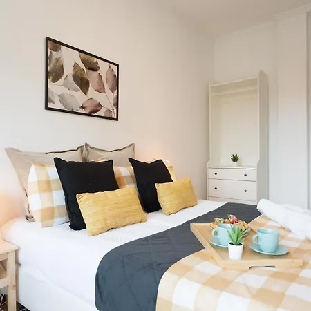 Appartement Stylish Modern Flat W/ Balcony! *