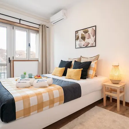 Appartement Stylish Modern Flat W/ Balcony! Oporto